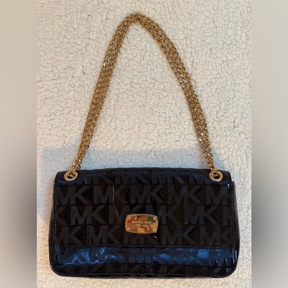 🚨SOLD🚨 Michael Kors Black Patent Leather Embossed Purse